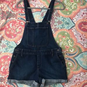 Old navy denim shortalls!! Dark wash :)